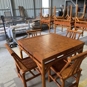 B06 Square table