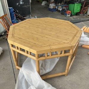 B10 Octagonal table