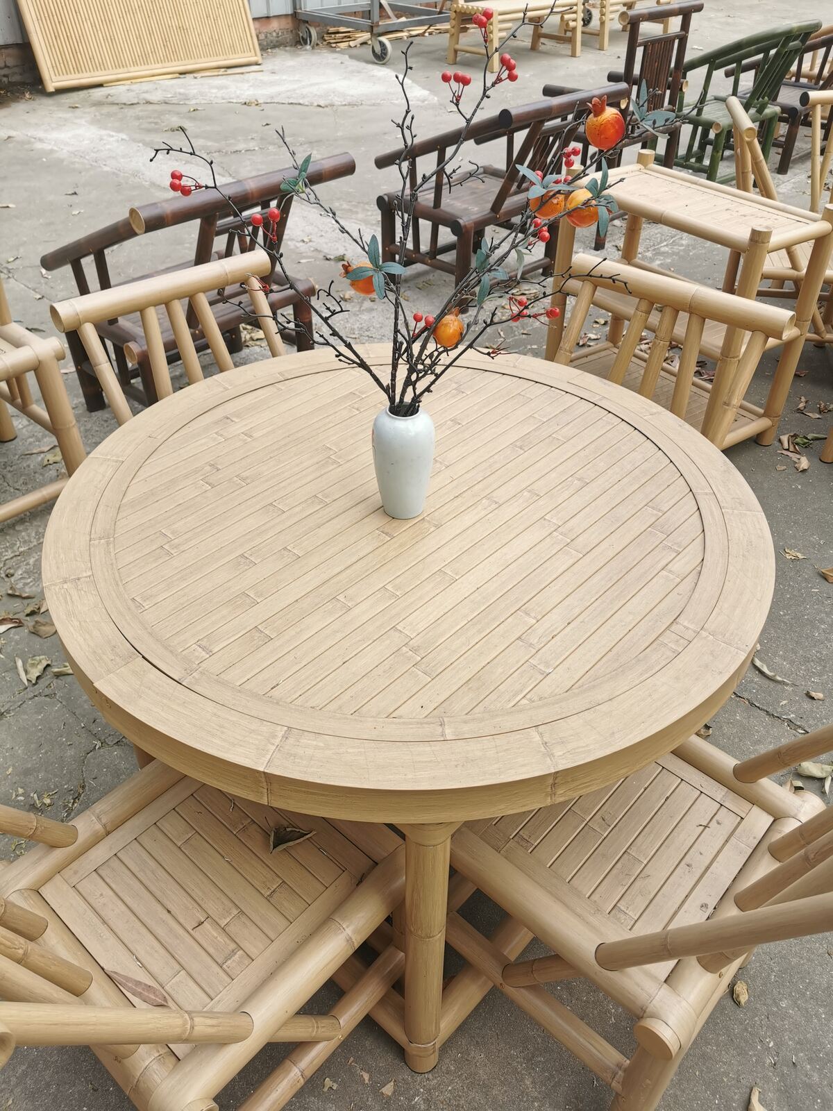 B17-ROUND-TABLE-1 B17 Round table